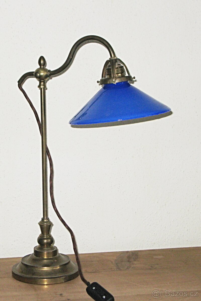 starožitná stolní lampa