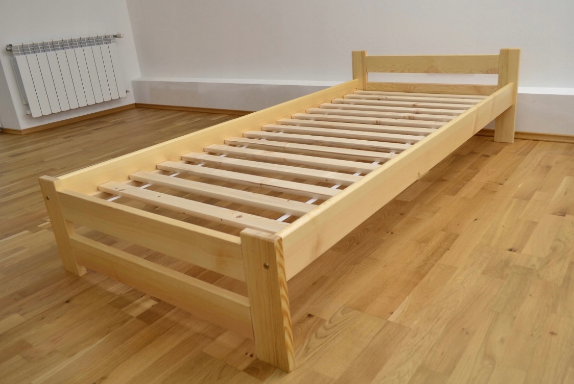 Nová postel borovice 90x200 cm + ROŠT