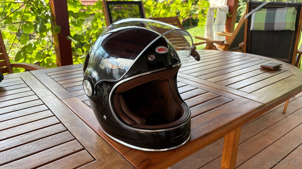 Bell Bullitt DLX helma