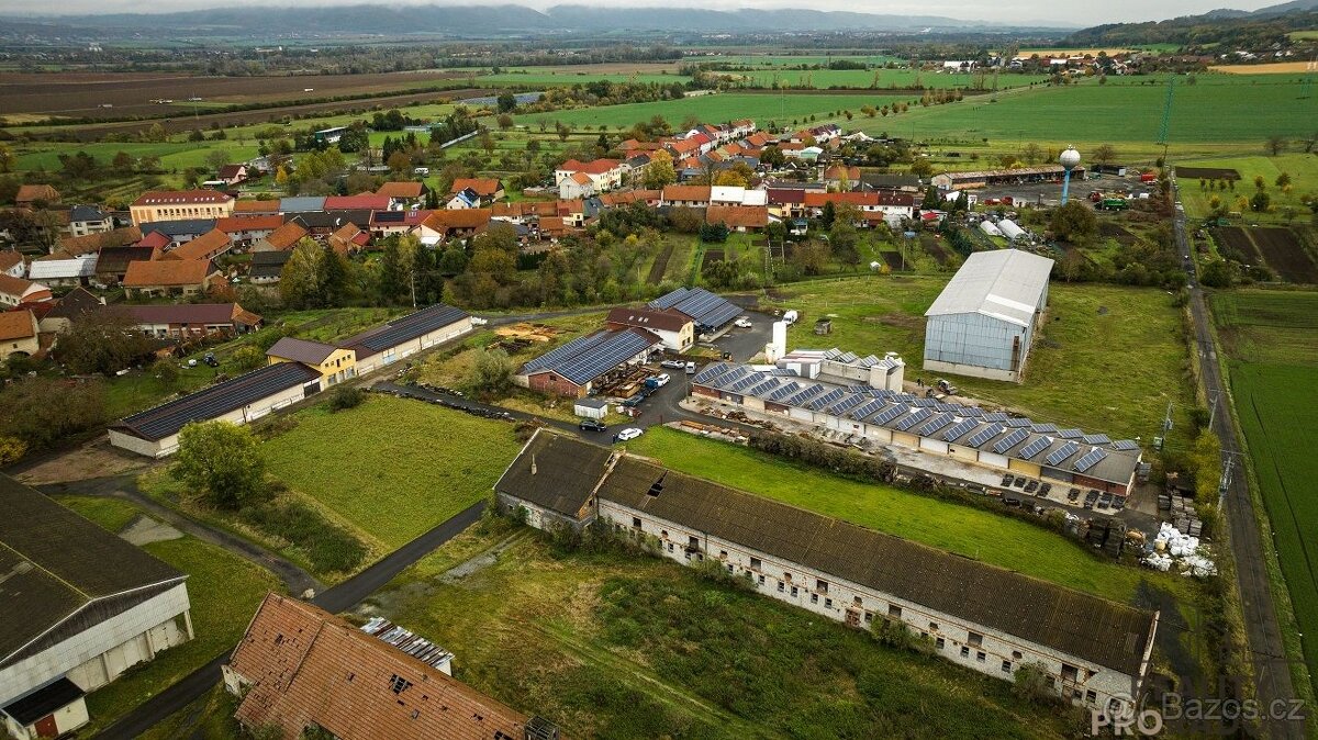 Prodej výrobně skladovacího areálu v obci Radslavice.