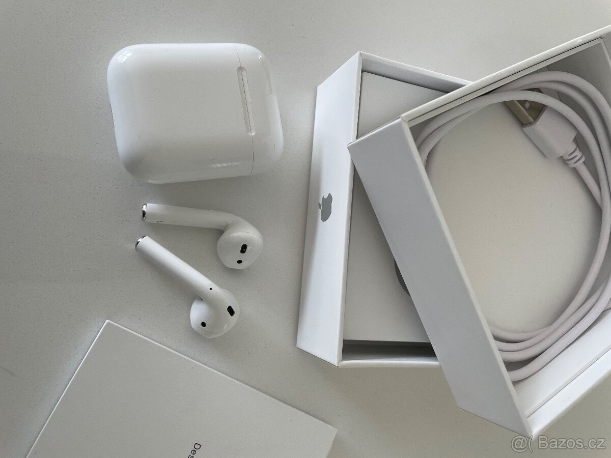 Apple AirPods 1. generace (2019) – téměř nepoužívané