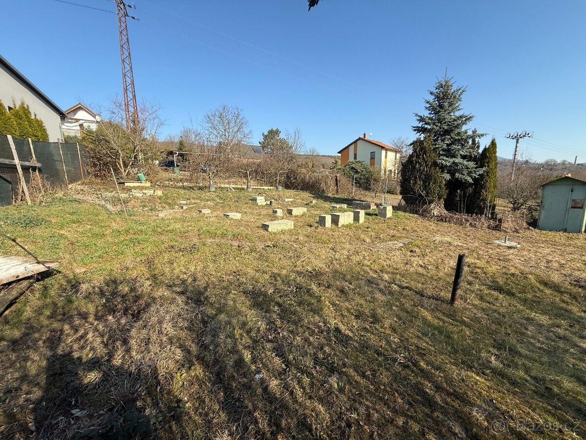Stavebni pozemek, Litomerice - Zalhosticka 662m2