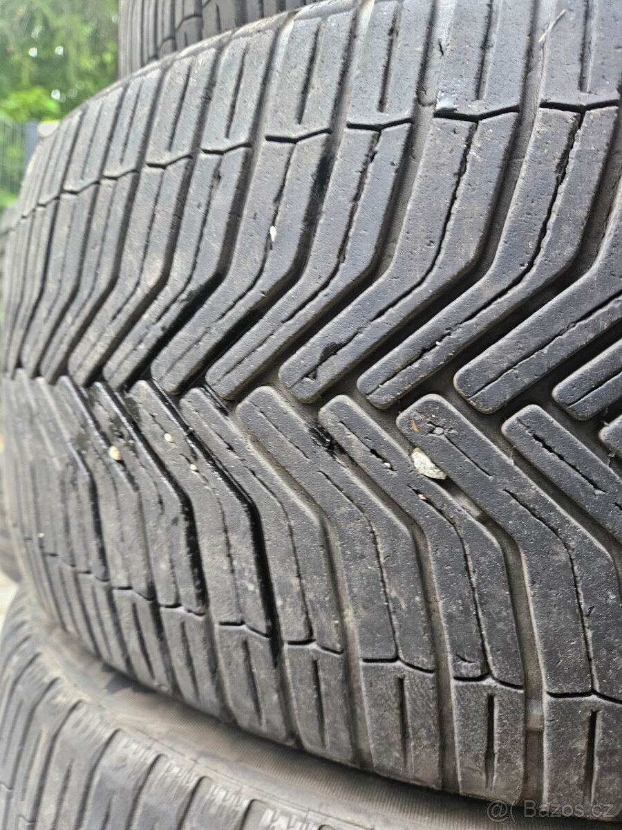 235/45R18 98Y XL CrossClimate MICHELIN