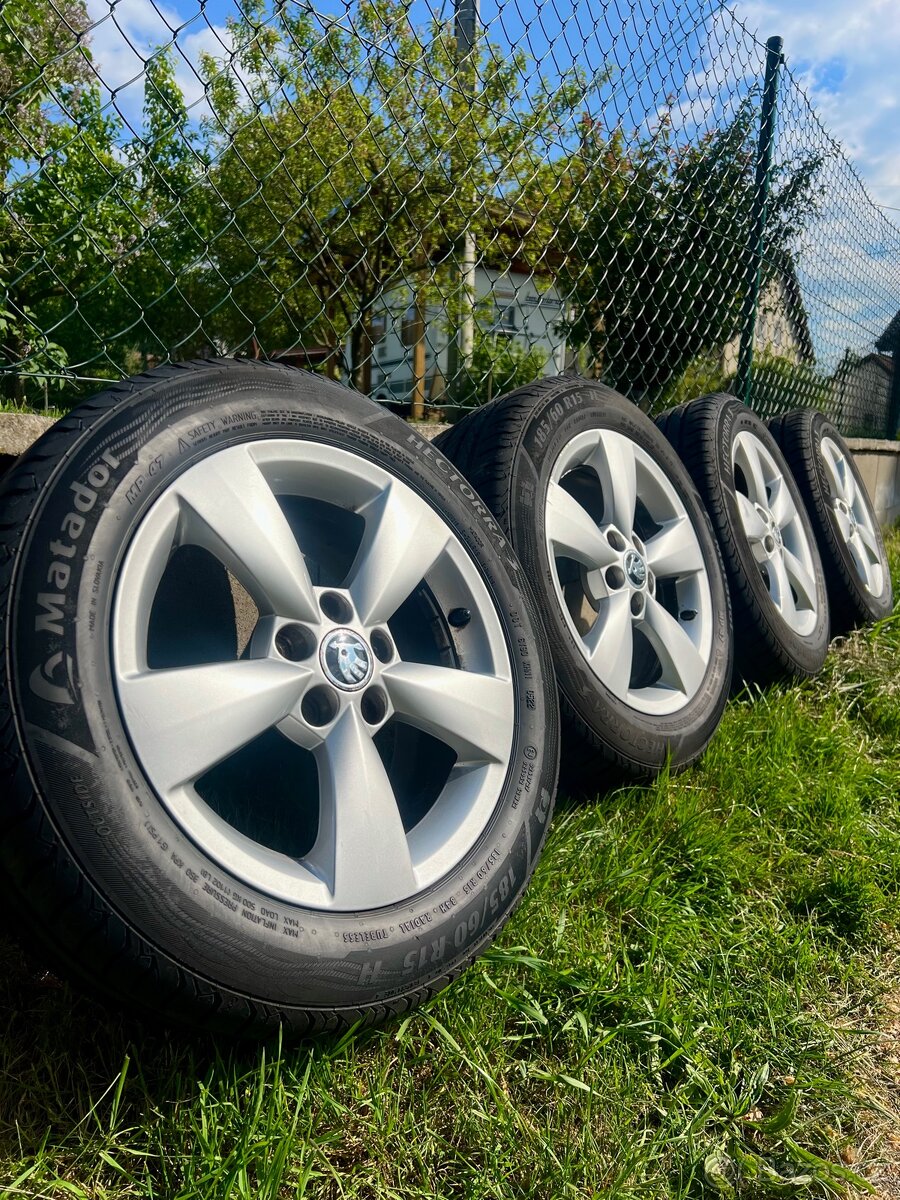 Sada ALU kol ŠKODA + zánovní letní pneu (Fabia, Rapid..)