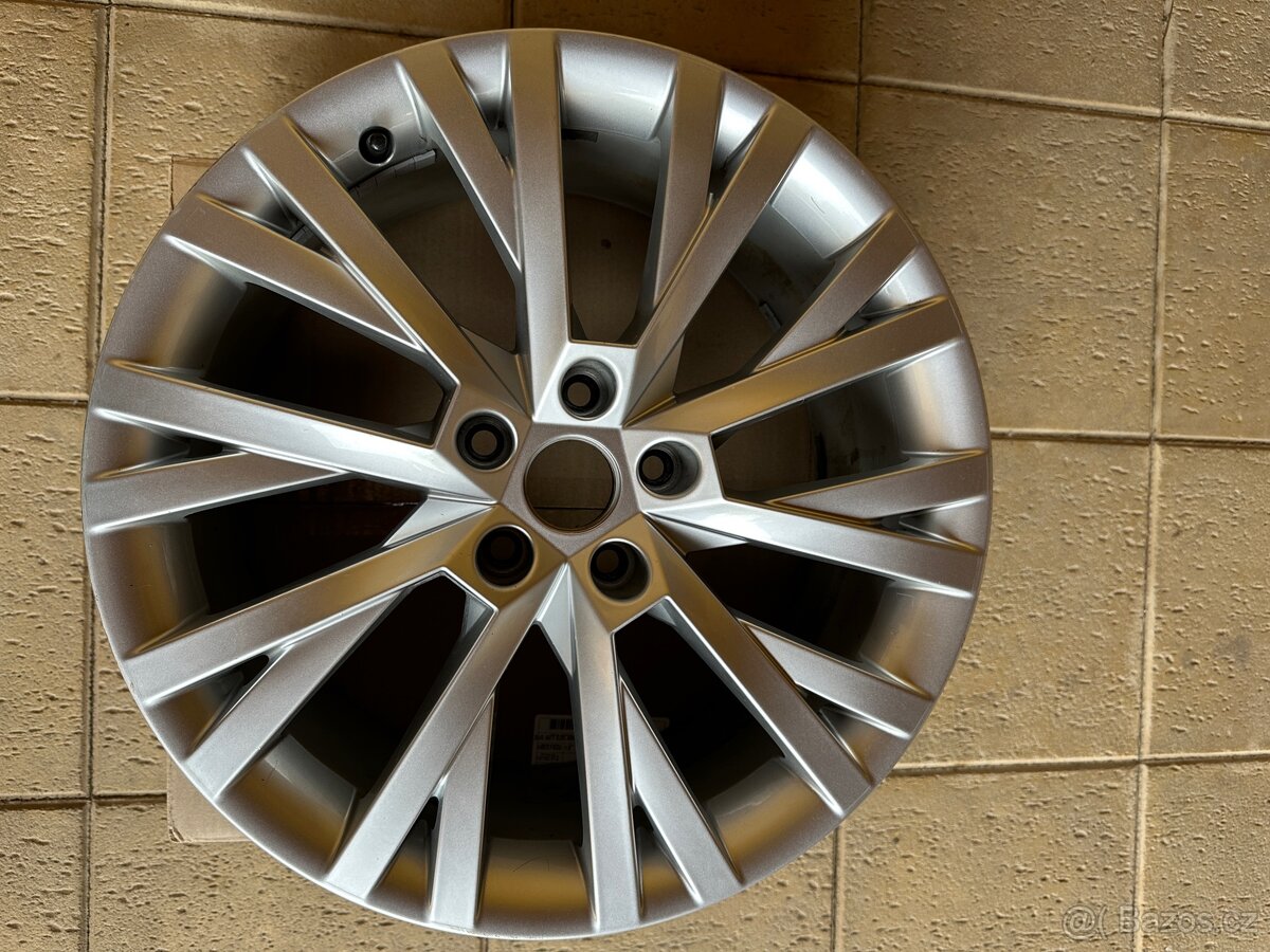 Originální litý disk Škoda Antares 18"