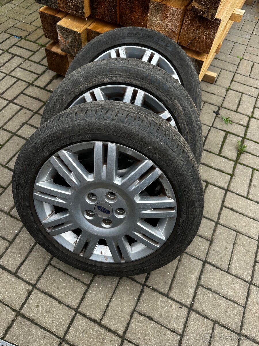 Kola na Ford