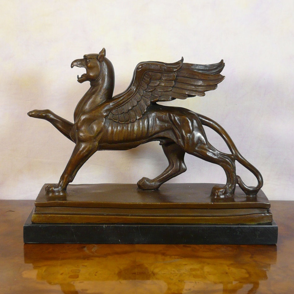 Bronzova socha Grifona