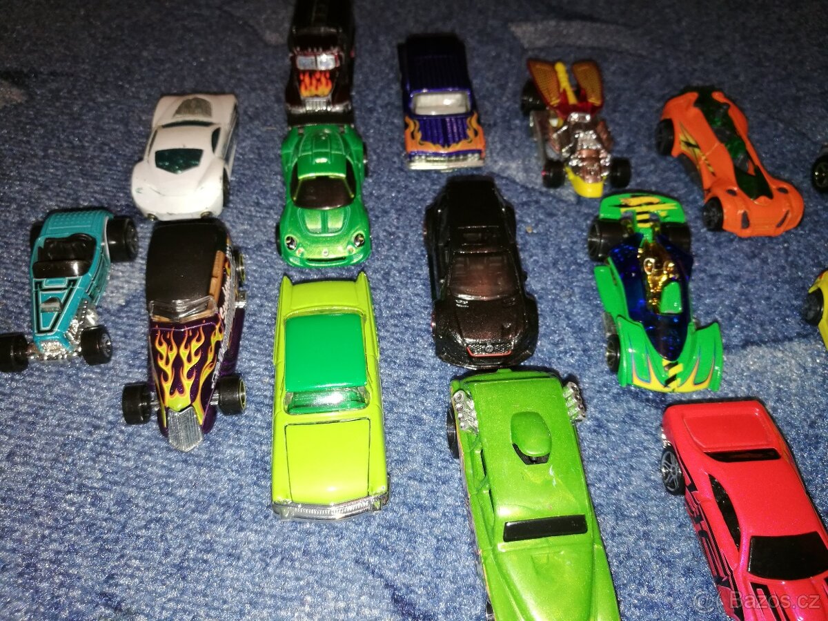 Autíčka Hot Wheels