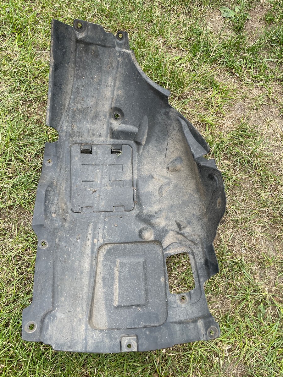 Přední L a P podběh kola BMW F30/F31