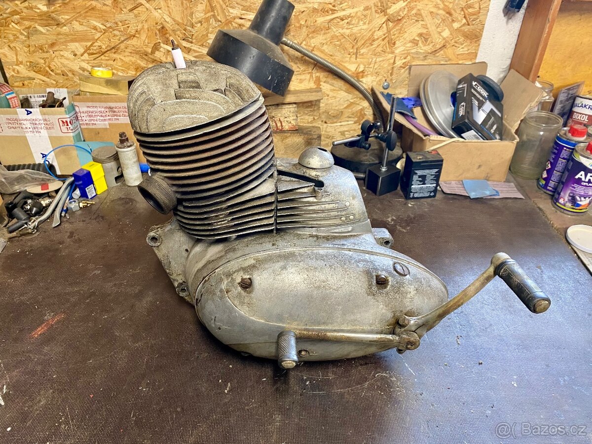Motor Jawa 250/11 Pérák