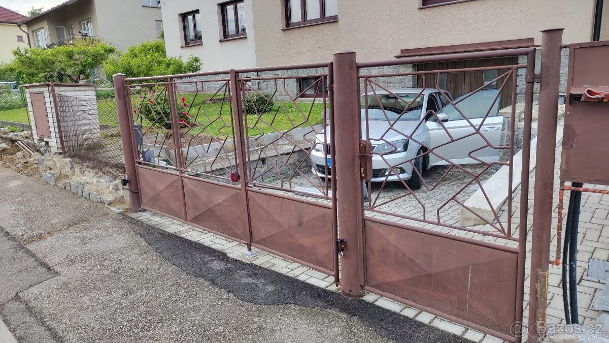 Vrata a branka