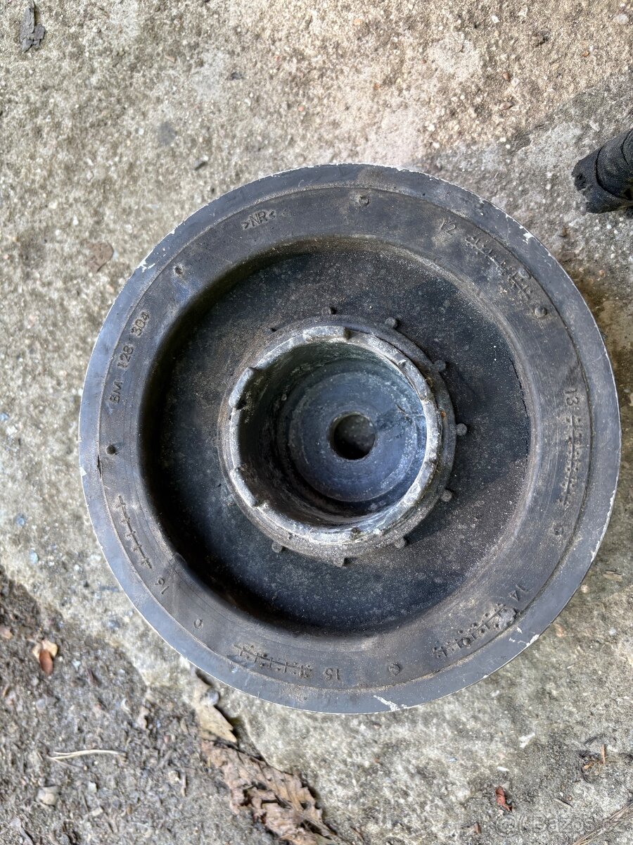 Řemenice klikové hřídele BMW E46 E39 320d 520d M47 112377873