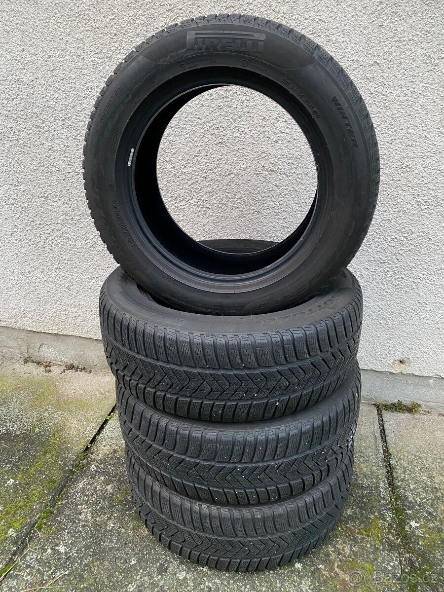 Zimní pneu 225/60R17 Pirelli