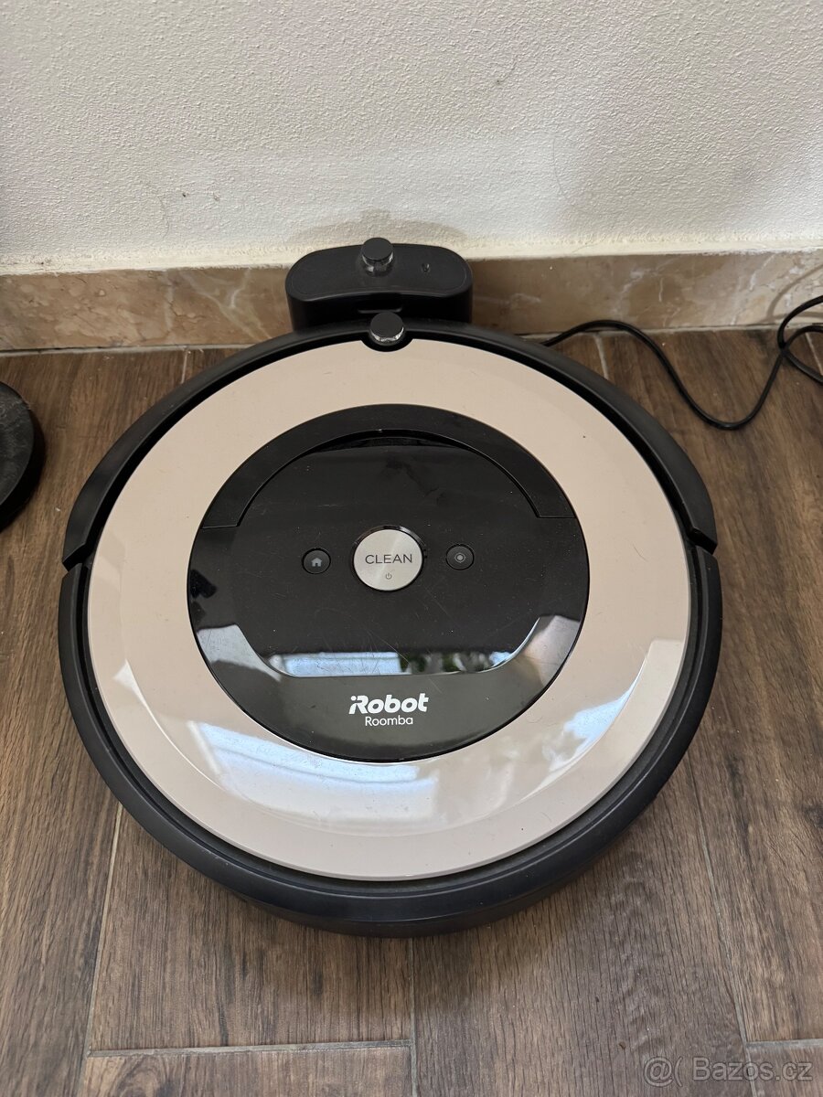 Robotický vysavač iRobot Roomba e5