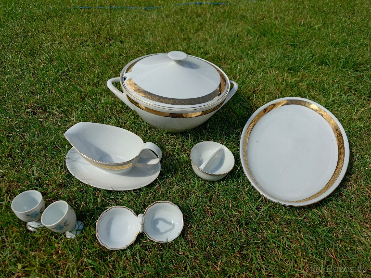 Porcelánová jídelní sestava