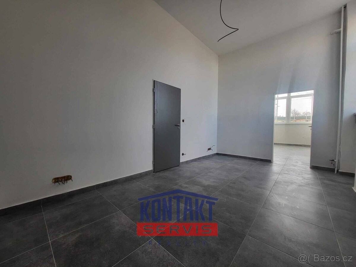 Pronájem skladovacích / kancelářských prostor, 32 m² -  U Sm