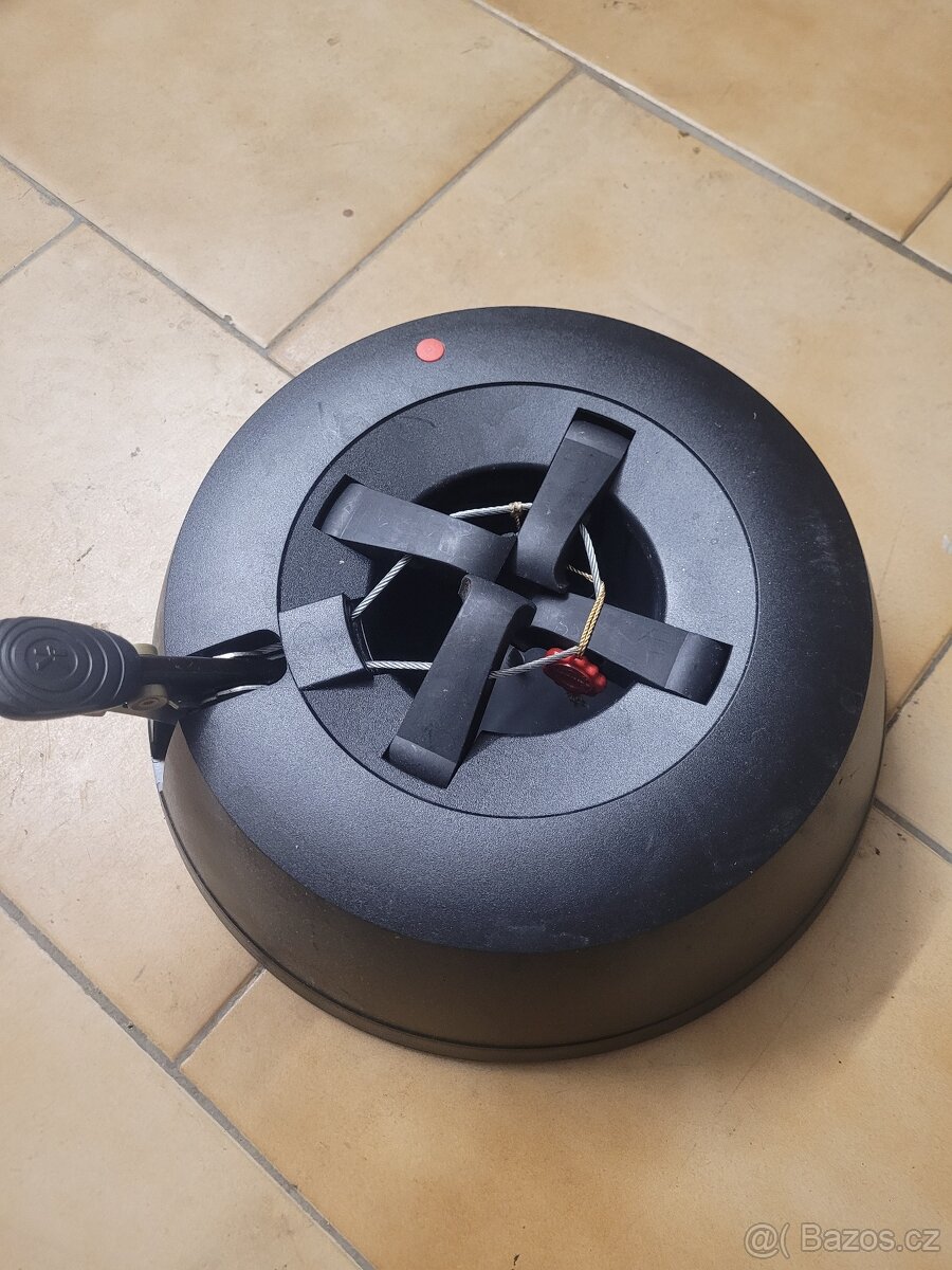 Stojánek na stromeček