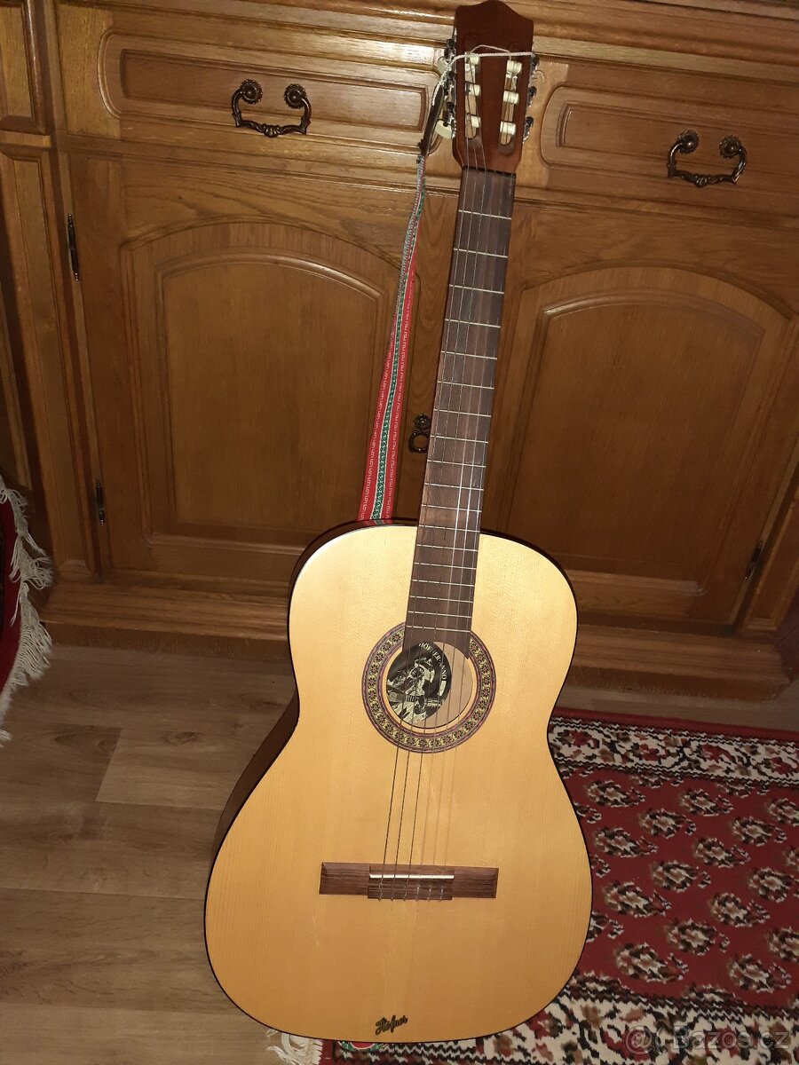 Klasická kytara - HÖFNER