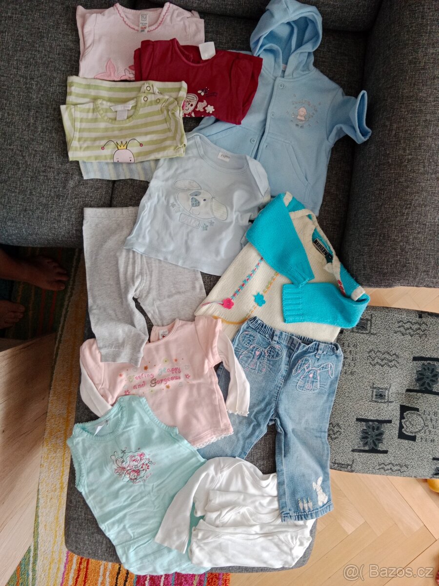 Sada oblečení pro holčičku vel. 6-12 měs.