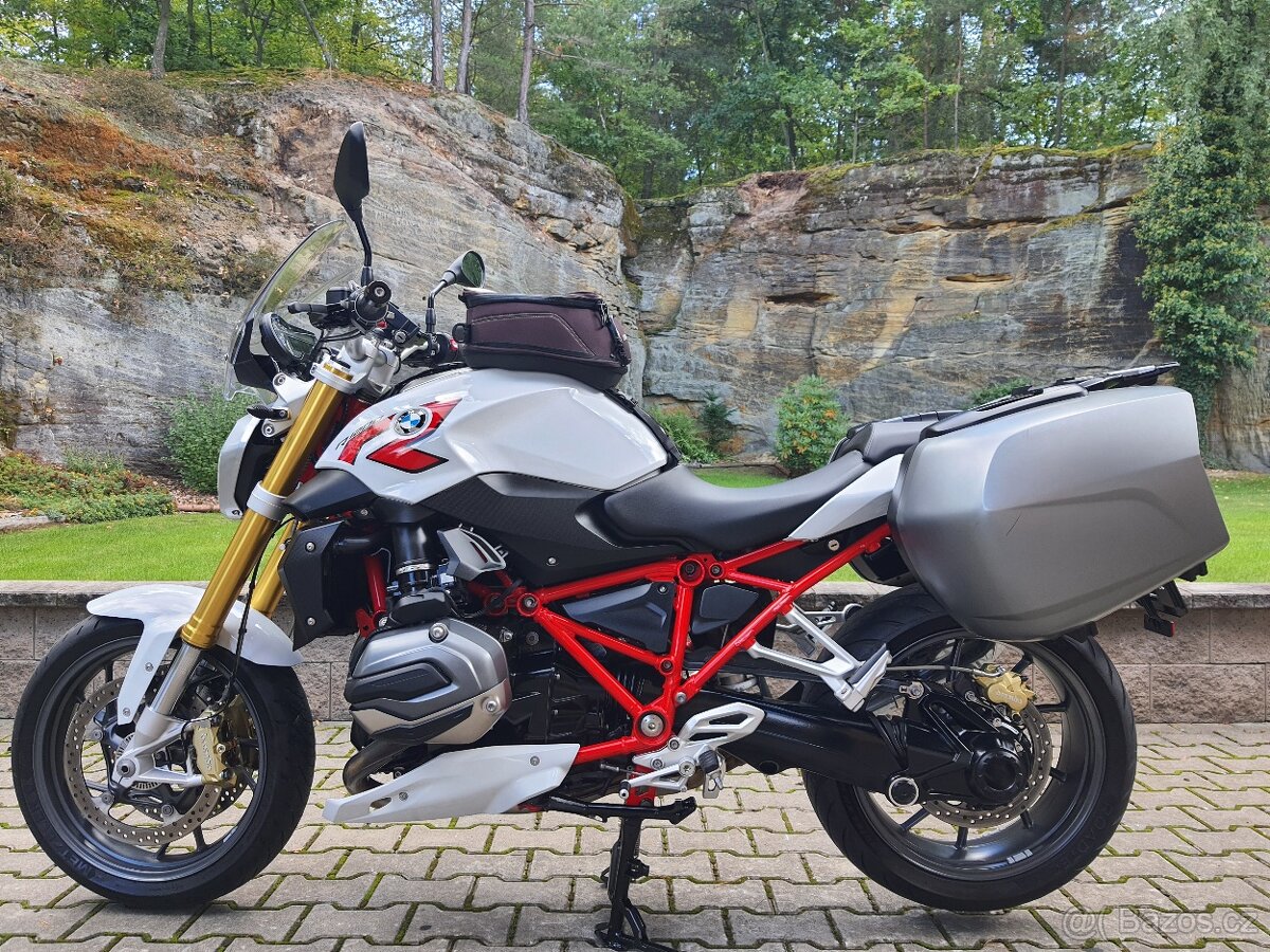 BMW R 1200 R -ABS, ASC,INFO, ESA,T VYHŘÍVANÉ RUKOJETI TEMPOM