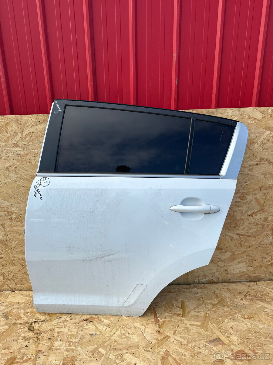 PRODÁM LEVÉ ZADNÍ DVEŘE  KIA SPORTAGE III