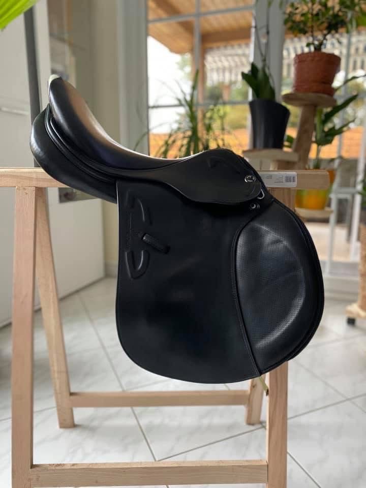 SKOKOVE SEDLO NEJVYSSI TRIDY PRESTIGE X-M.ROBERT 17/2