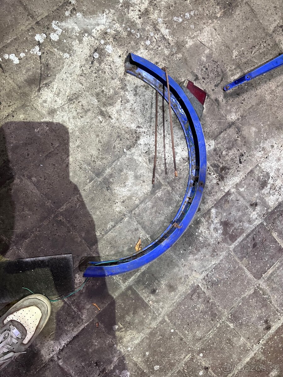 Zadní blatník Babeta 228