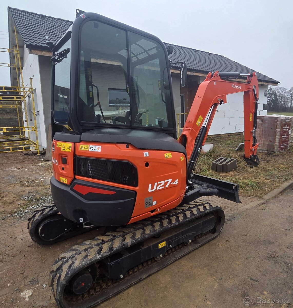 Prodám minibagr Kubota U27-4, jen 145mth