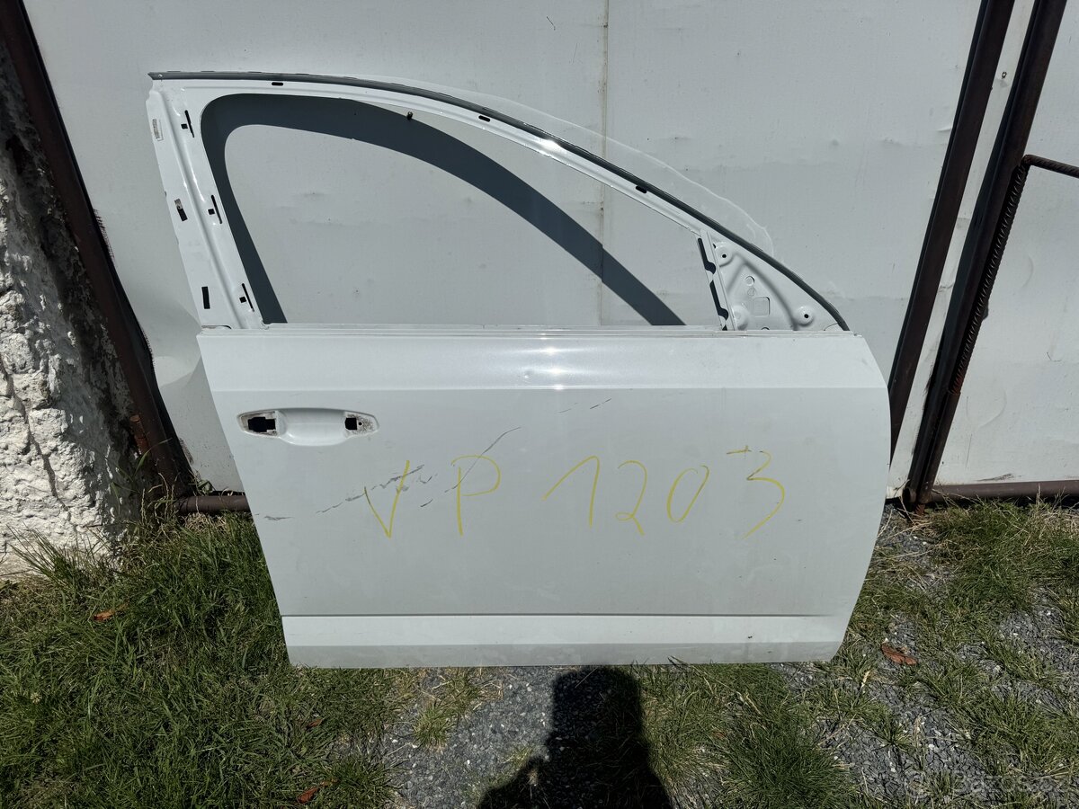 pravé přední dveře Octavia 3