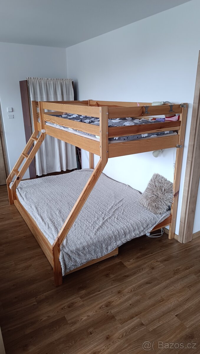 Patrová postel pro 3 osoby
