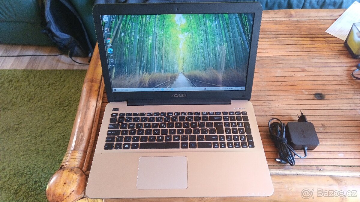 Asus X555L display 15,6" bezvadný stav