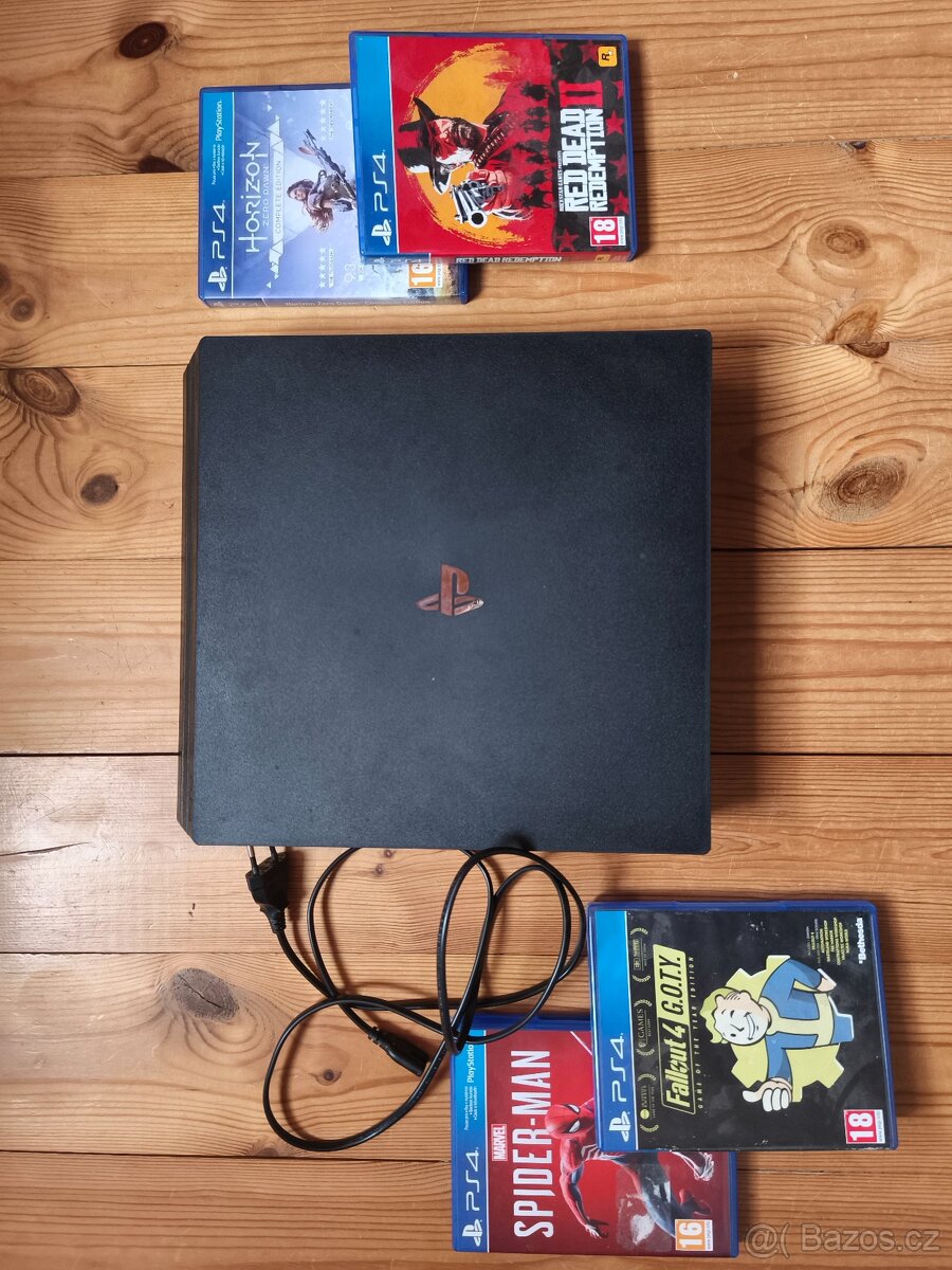 Playstation PS4 Pro, 1TB paměť