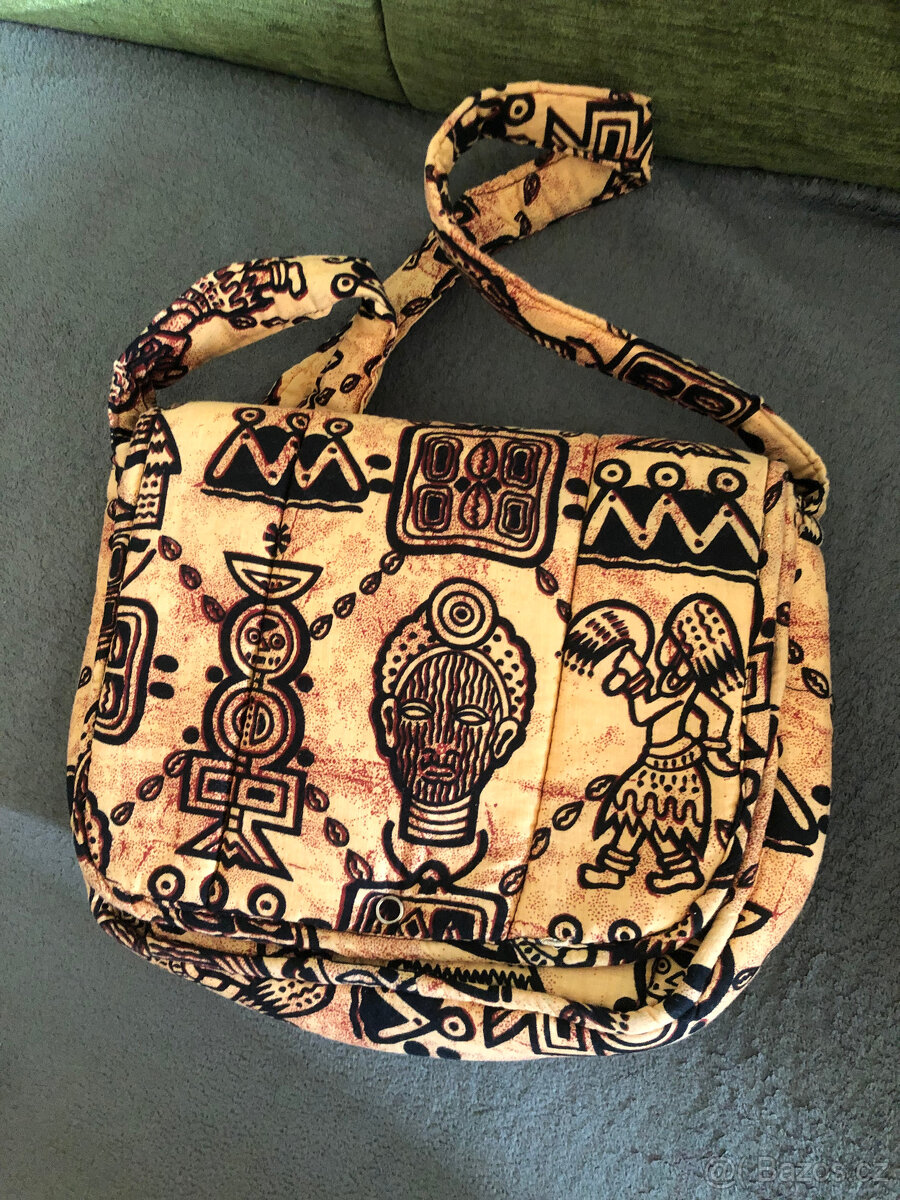 Látková kabela s egyptským motivem