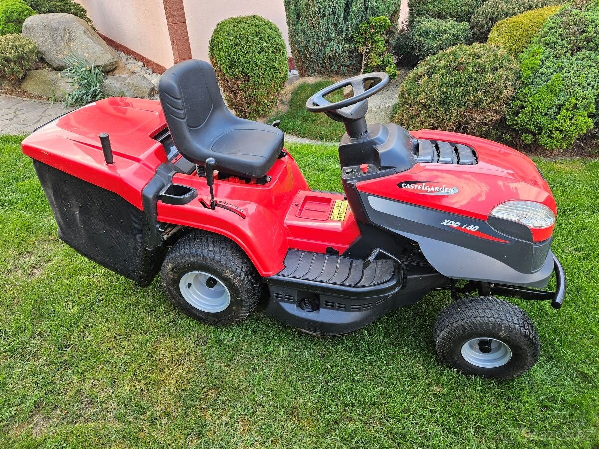 Zahradní traktor Castelgarden XDC 140