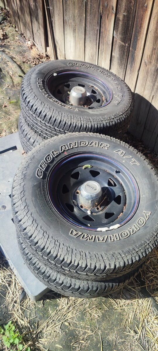 kola na Kia Sorento I pneu Yokohama 245/75R16