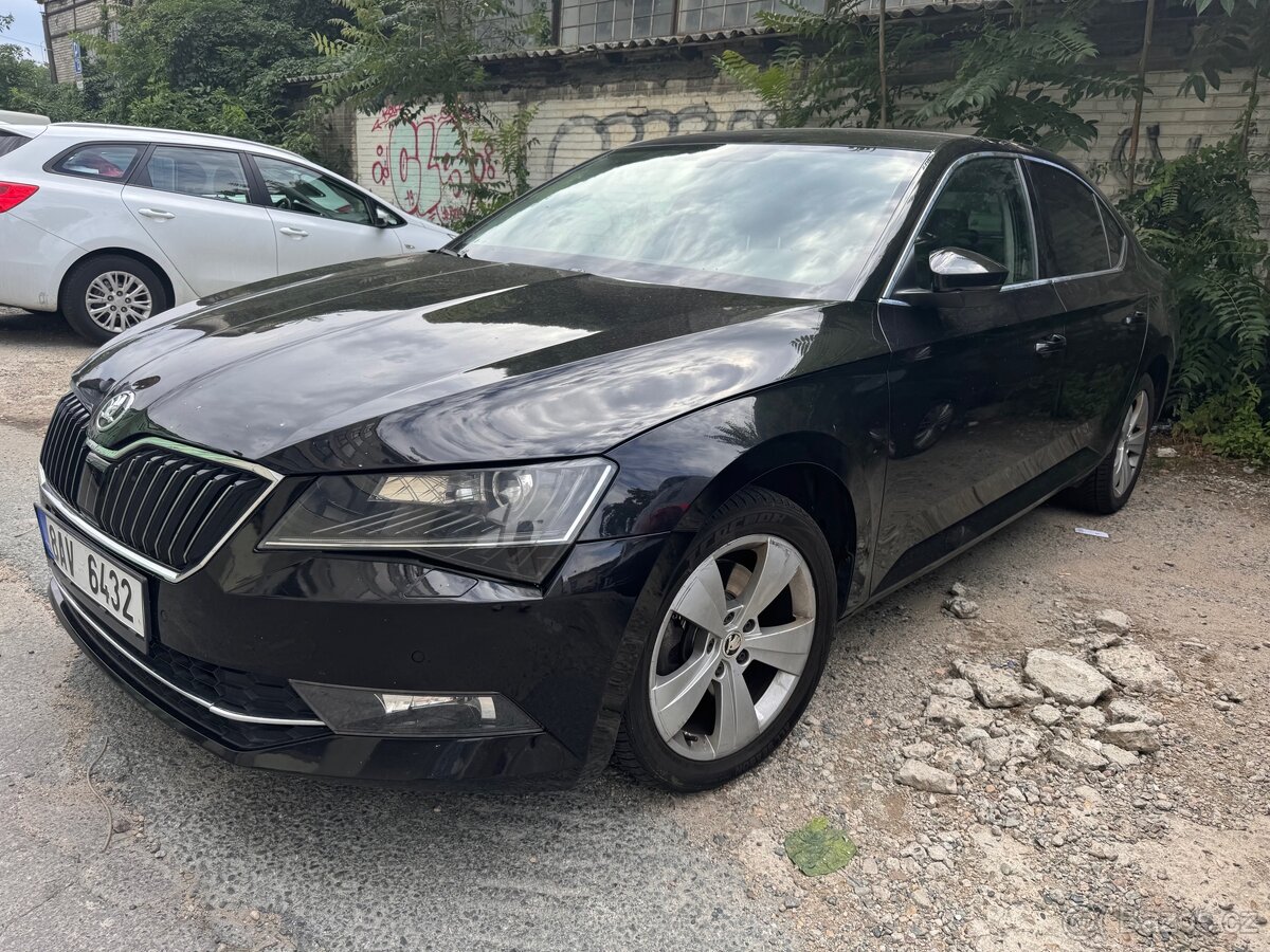 Pronájem SUPERB 3 DSG TDI - Bolt/Uber SLEVA