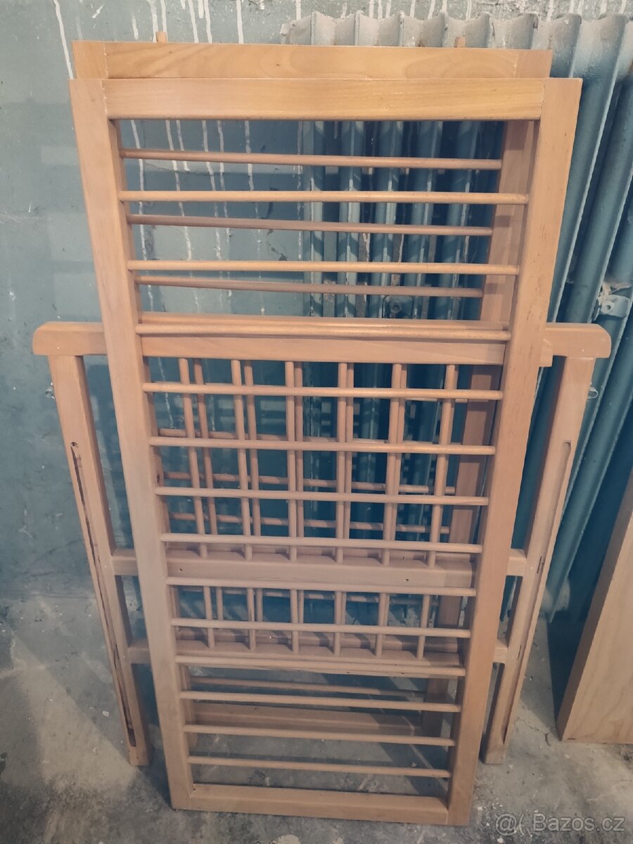 Dětská postýlka dřevěná
