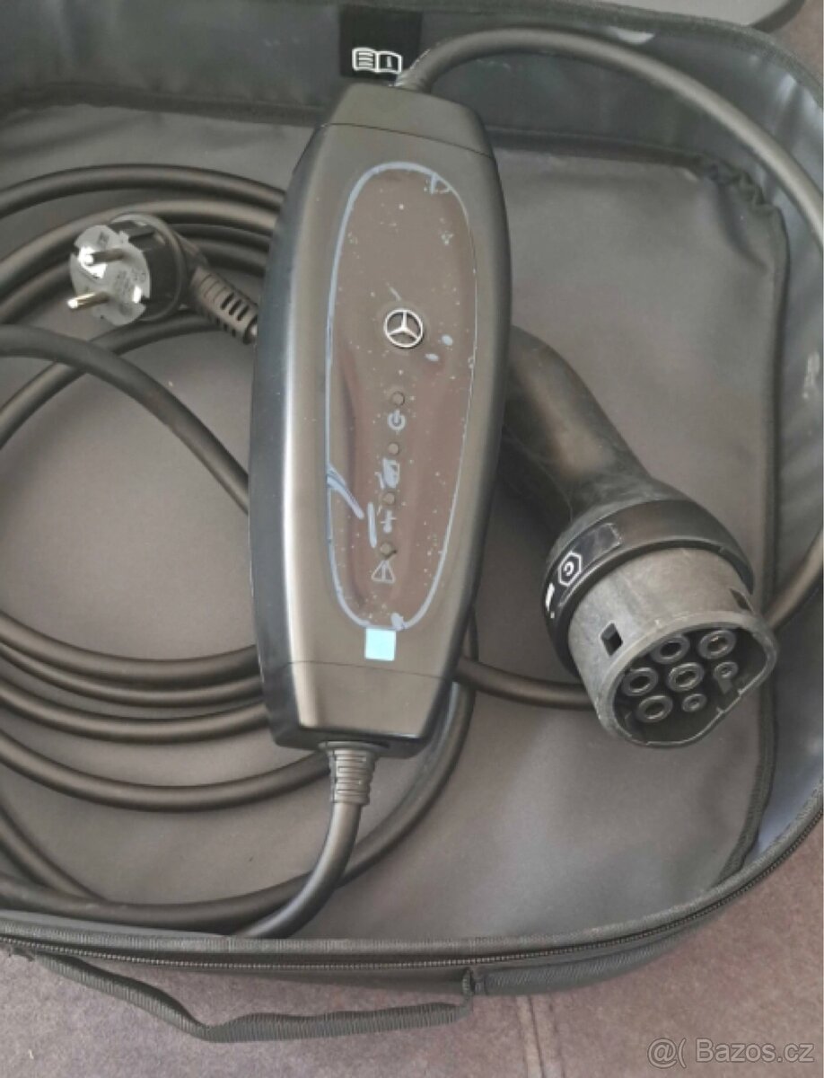 Prodám nabíjecí kabel Mercedes (2 verze)