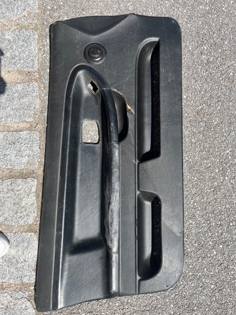 Tapecírung e36 coupe 4 ks