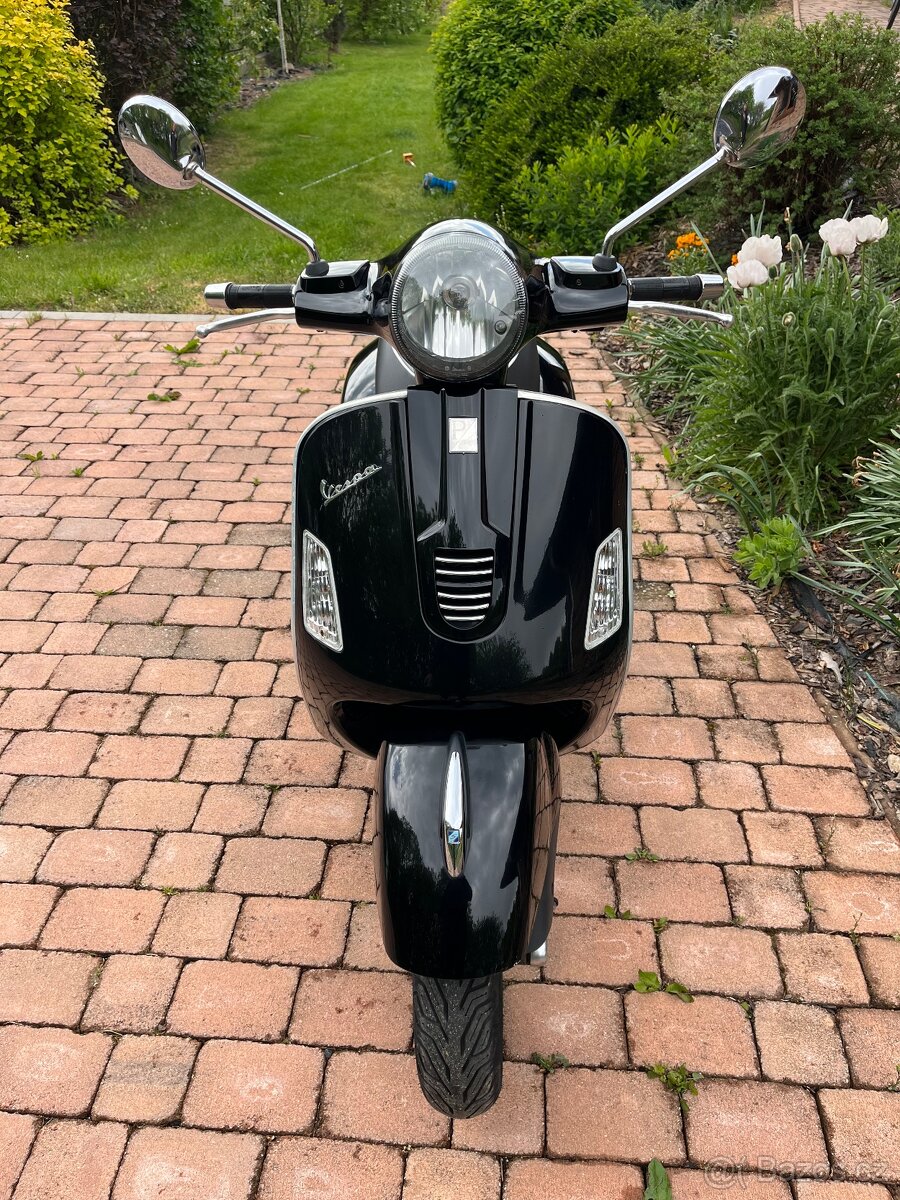 Piaggio Vespa GTS Super 125