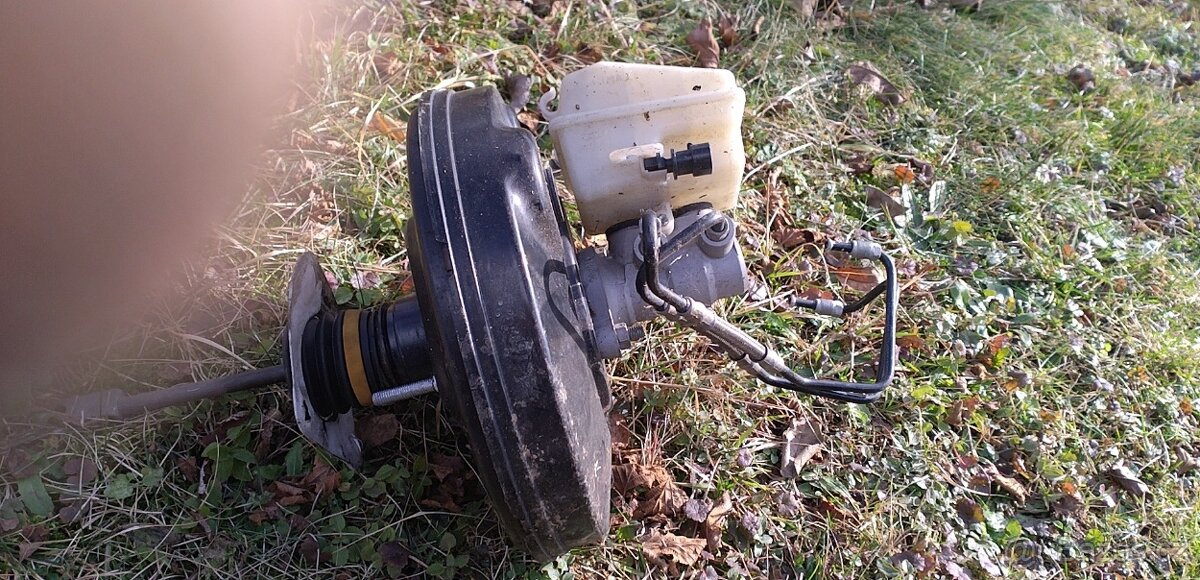 Posilovač brzd Opel Zafira B Astra H Vectra C