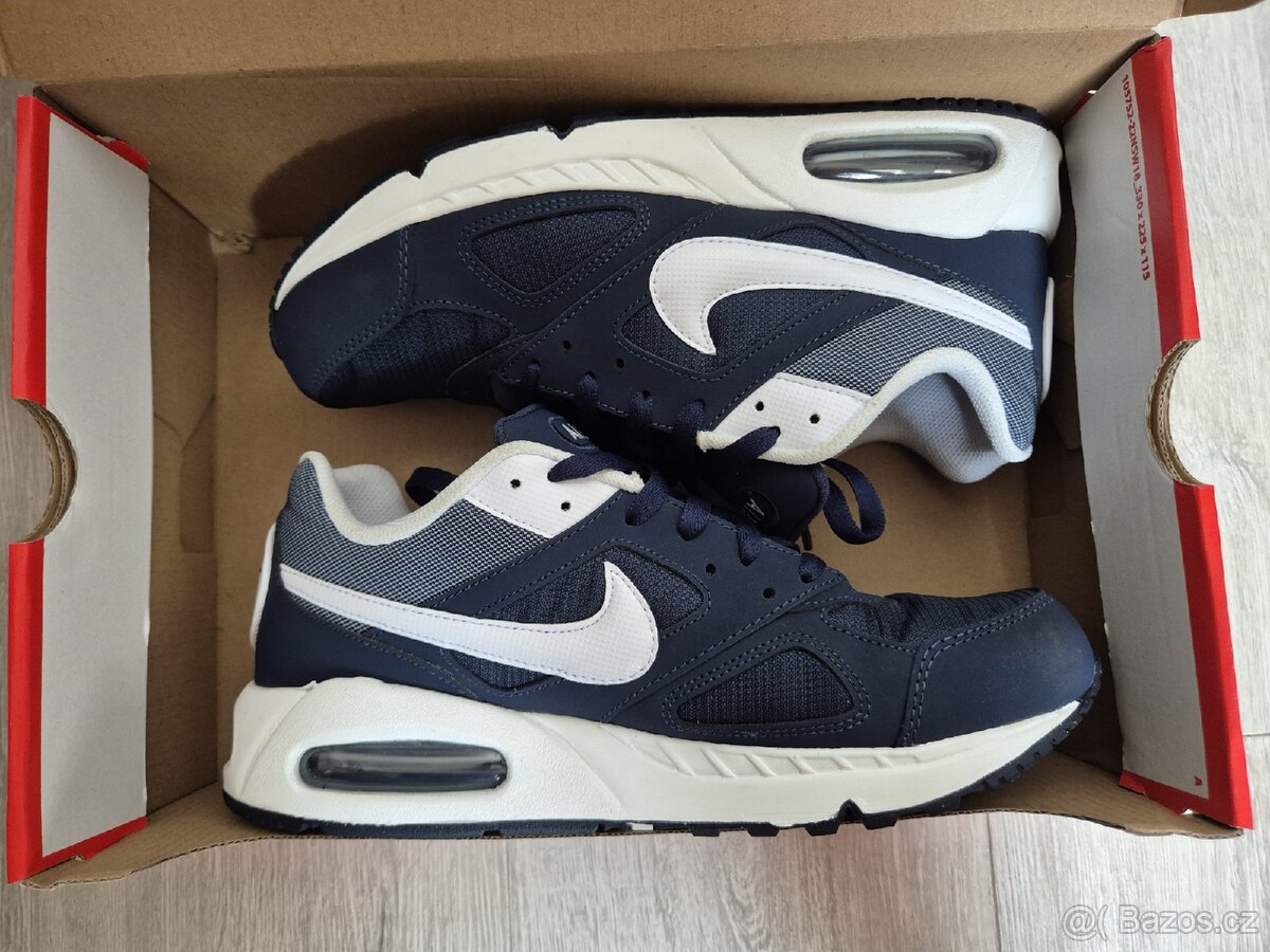 Nike Air Max Ivo Trainers vel. 42