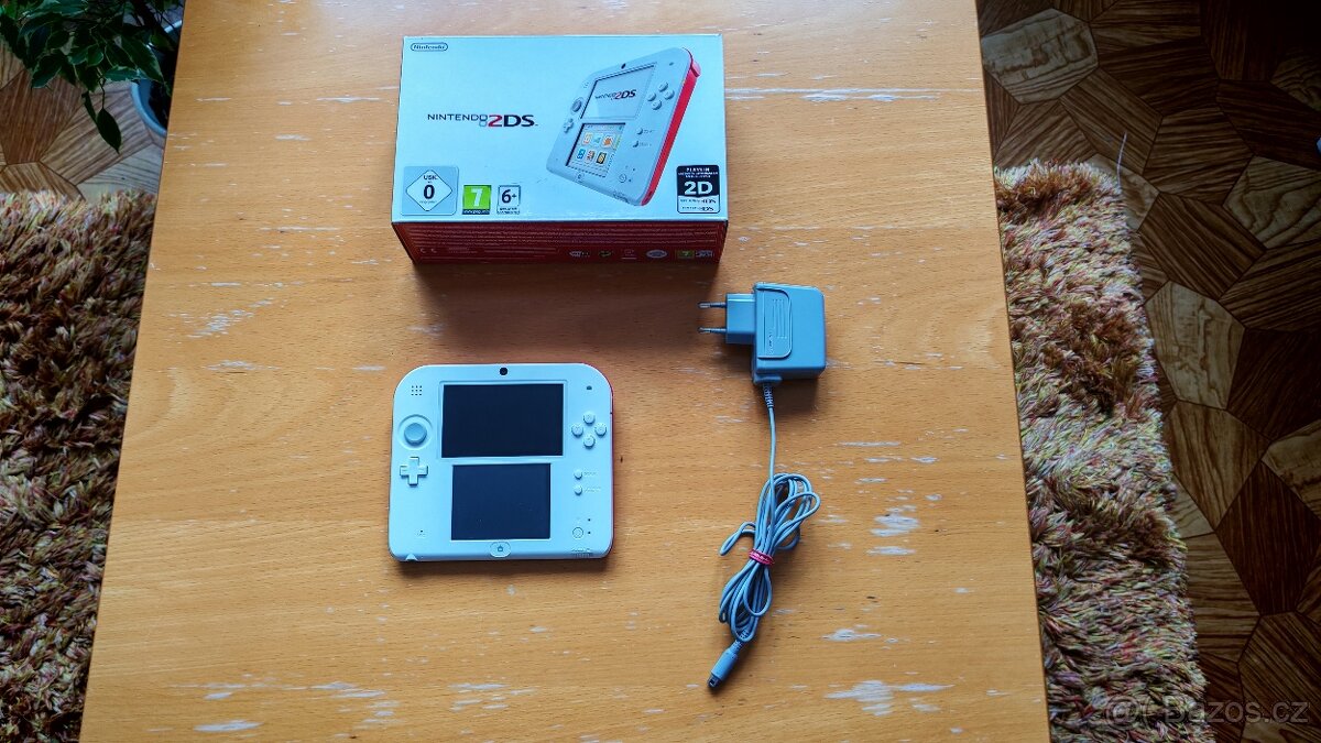Nintendo 2DS (White & Red)