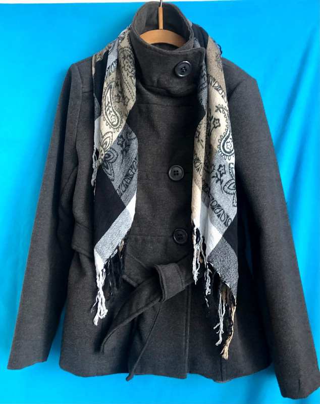 Šedý flaušový kabátek vel. 38-40