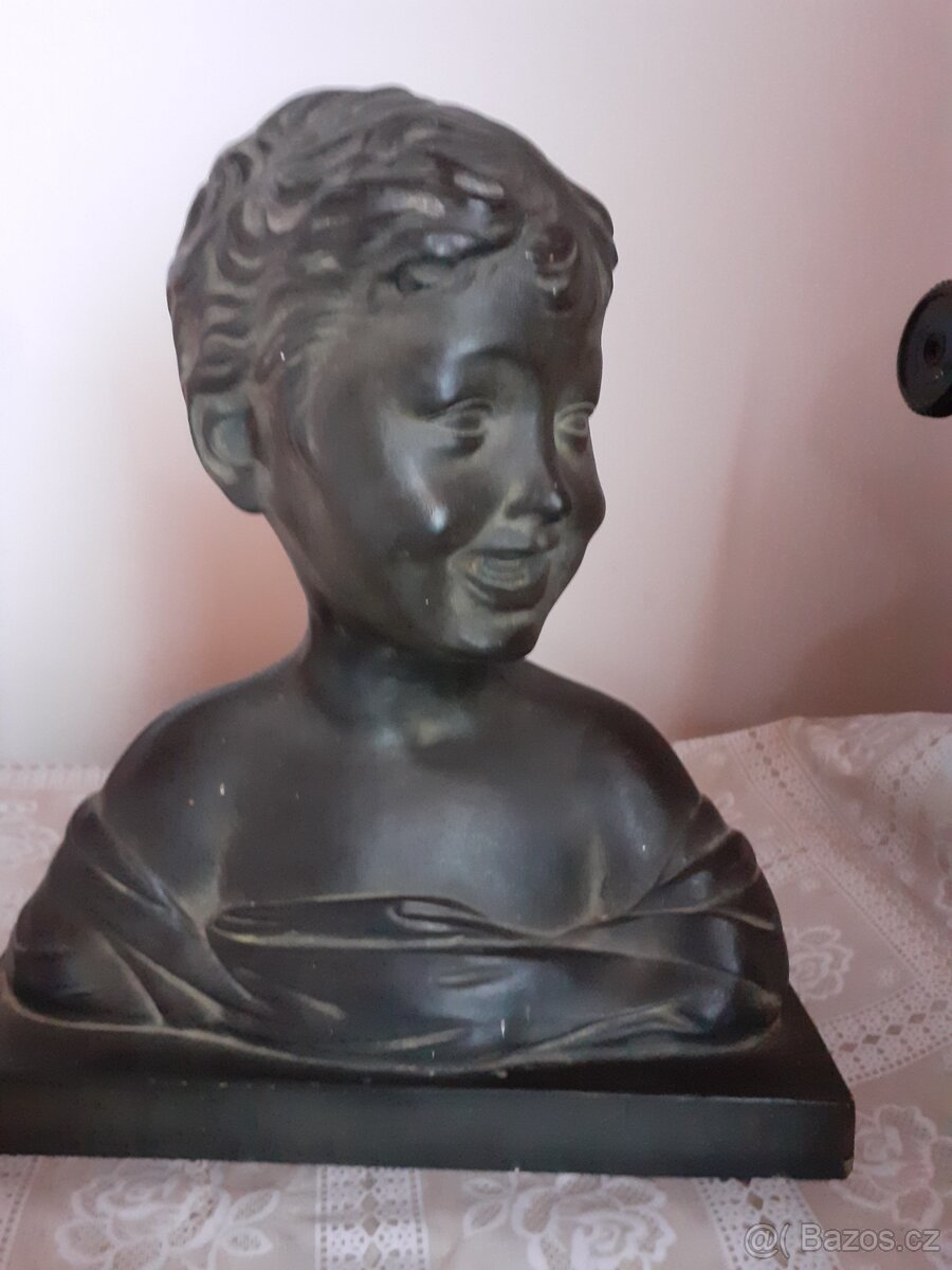 Starožitna  bronzová  socha ,nebo busta, soška