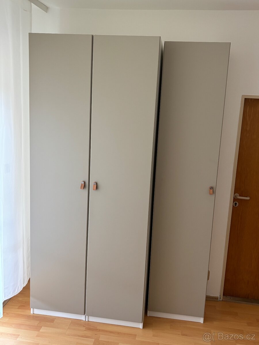 Ikea pax šatní skříně