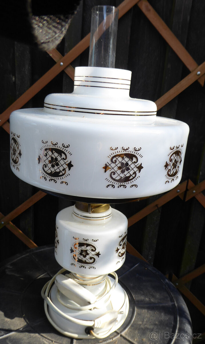 Starožitná lampa retro krásná