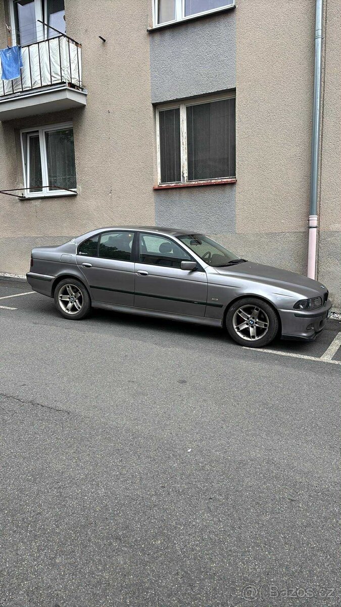 BMW e39 523 ale je tam swap ja 528i