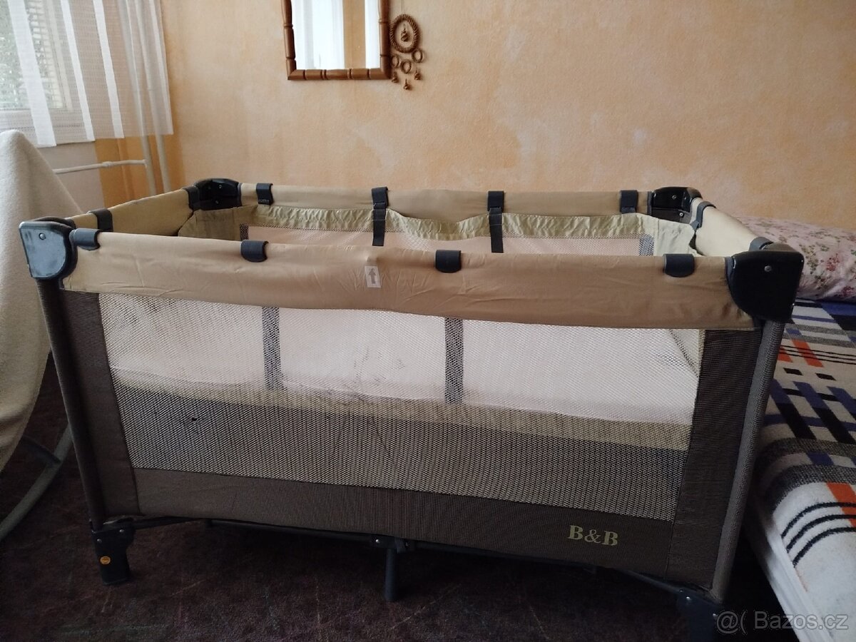 Cestovní postýlka