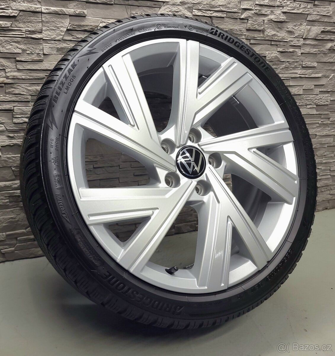 18" Originál VW Bergamo 5x112 zimní pneu 5-6mm